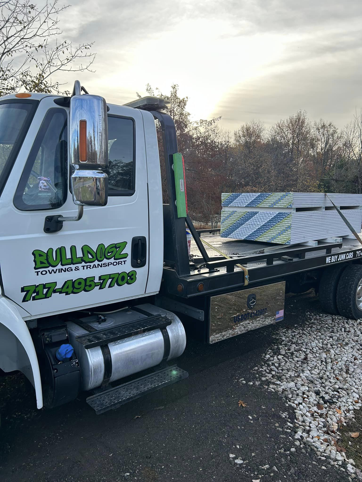 Bulldogz Towing service in progress